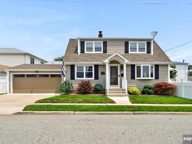House for sale in Lyndhurst, New Jersey