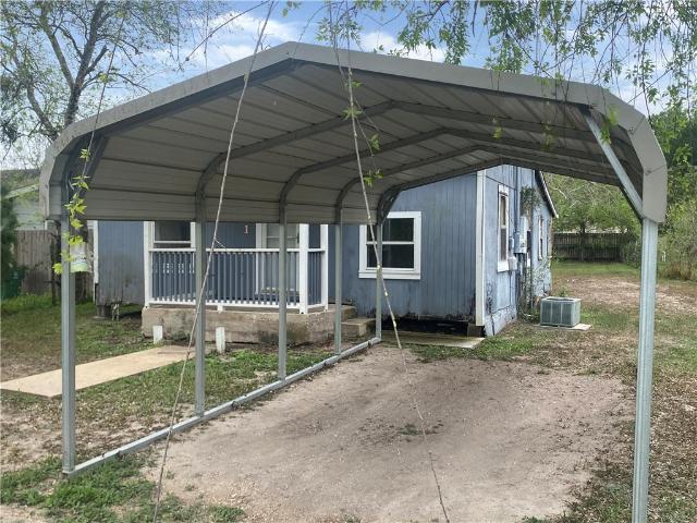 House for sale in Orange Grove, Texas