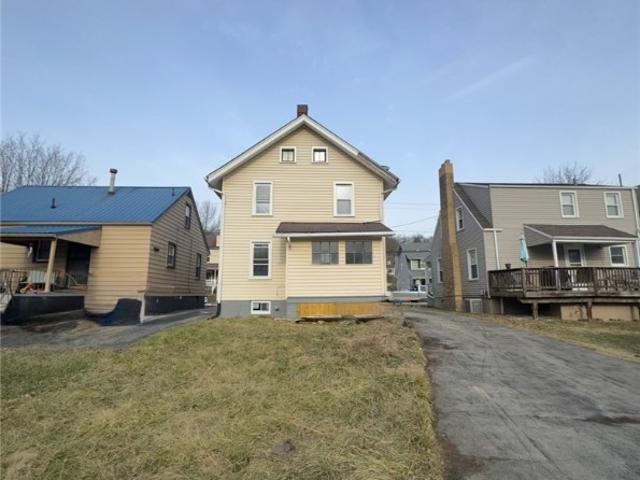House for sale in Lowellville, Ohio