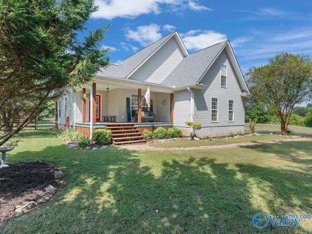 House for sale in Guntersville, Alabama