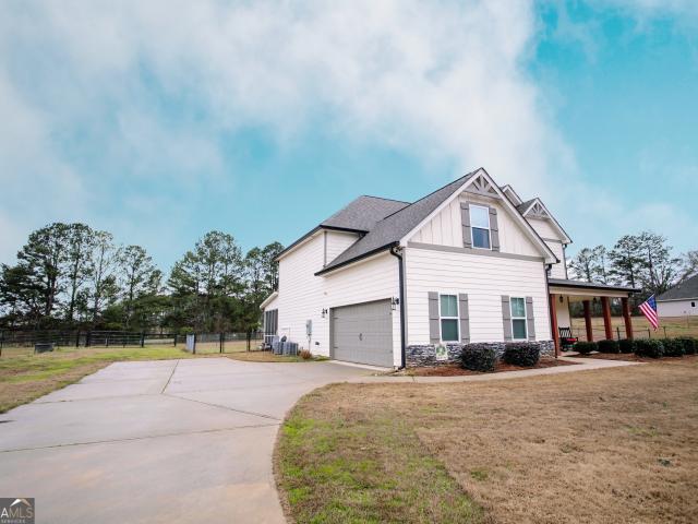 House for sale in Williamson, Georgia