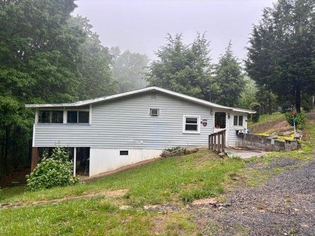 House for sale in Strange Creek, Braxton County