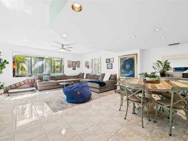 Townhouse for sale in Pompano Beach, Florida