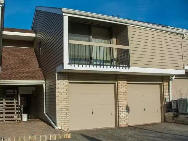 Condo for rent in Somerset