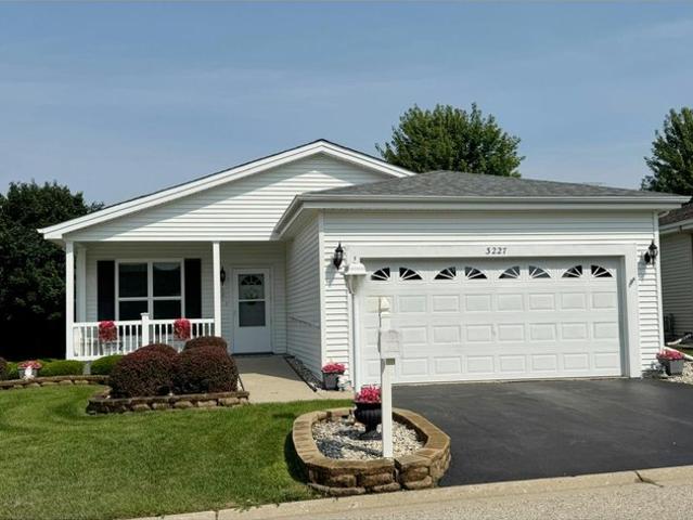 House for sale in Grayslake, Lake County