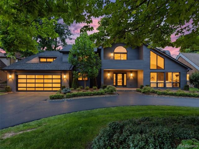 House for sale in West Bloomfield, Michigan