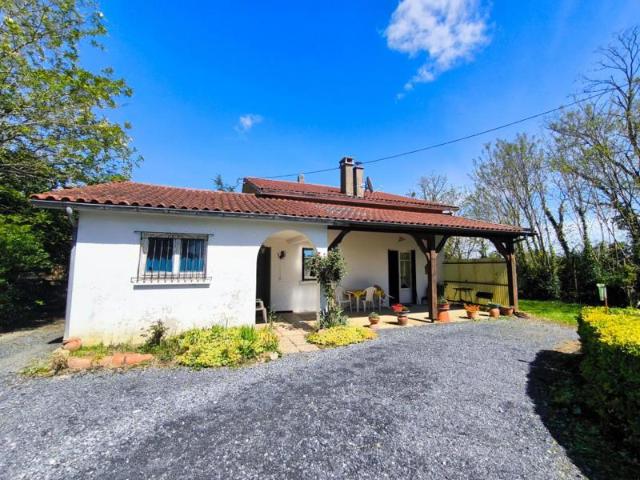Maison vente à Aignan, Les Écoles