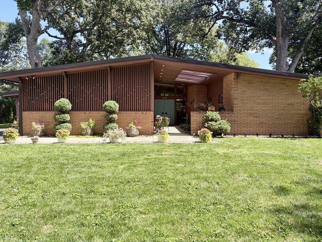 House for sale in Columbus, Indiana