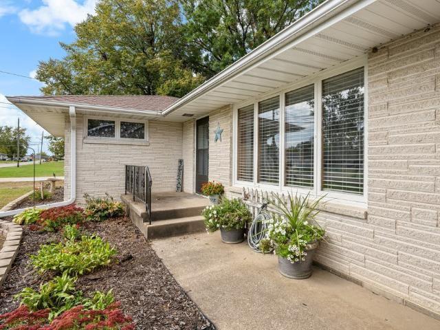 House for sale in Camanche, Clinton County
