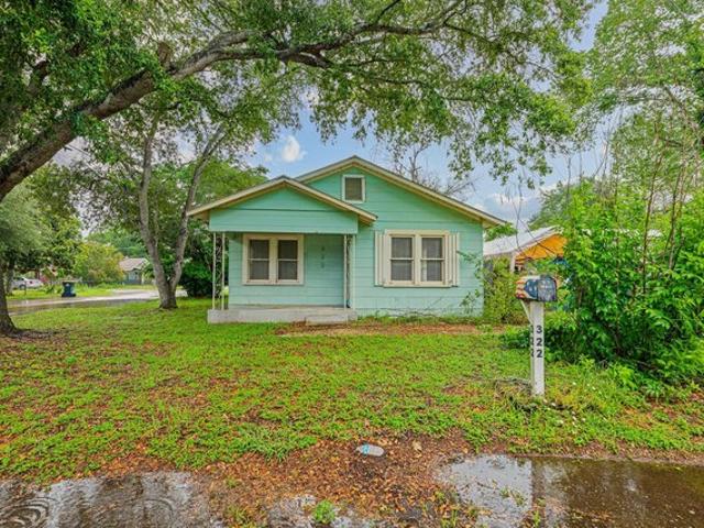 House for sale in Luling, Texas