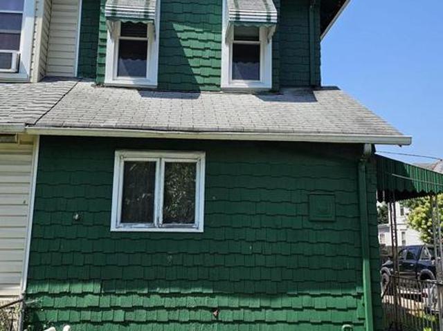 Townhouse for sale in Trenton