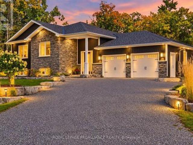 House for sale in Ontario