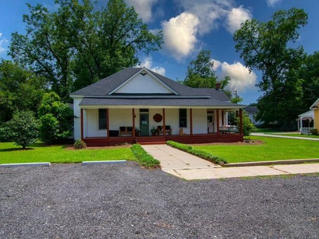 House for sale in Hamilton, Georgia