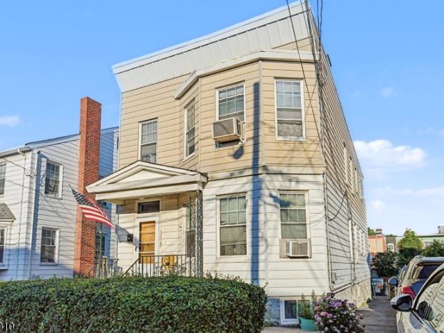 House for sale in Hudson, New Jersey