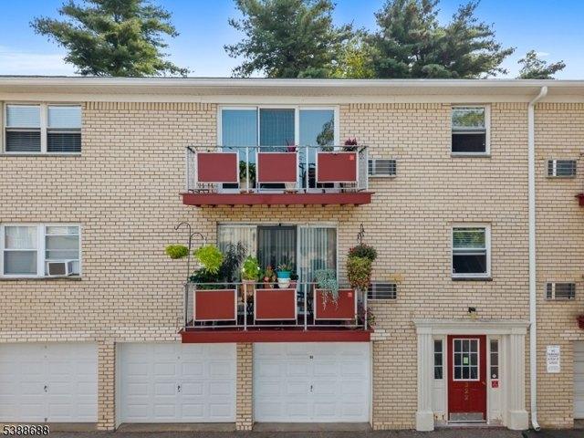 Condo for sale in Bloomfield, New Jersey