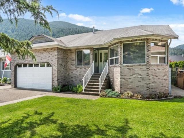 House for sale in Harrison Hot Springs, British Columbia