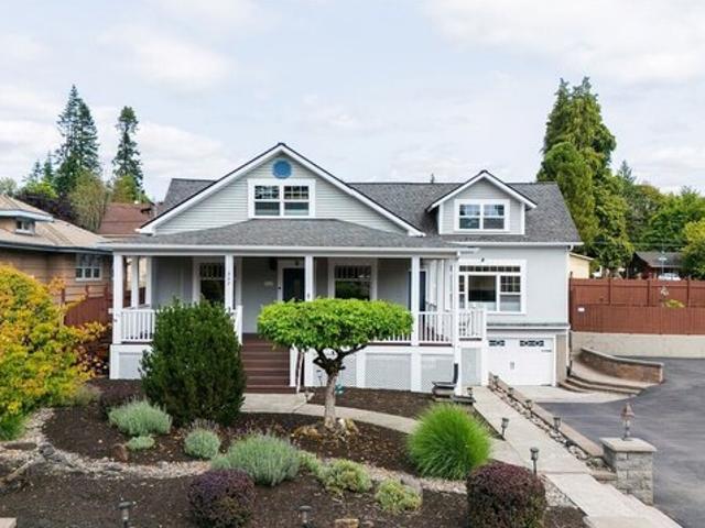 House for sale in Castle Rock, Washington
