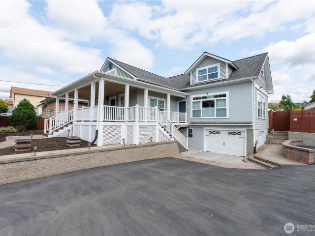 House for sale in Castle Rock, Washington
