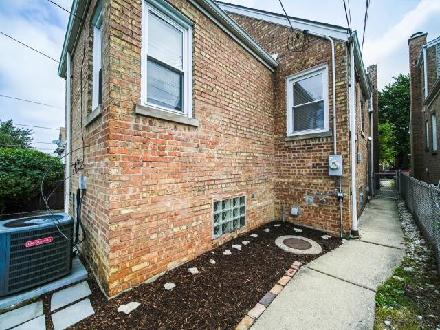 House for sale in Chicago Park, Illinois