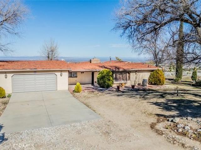 House for sale in Pinon Hills, California