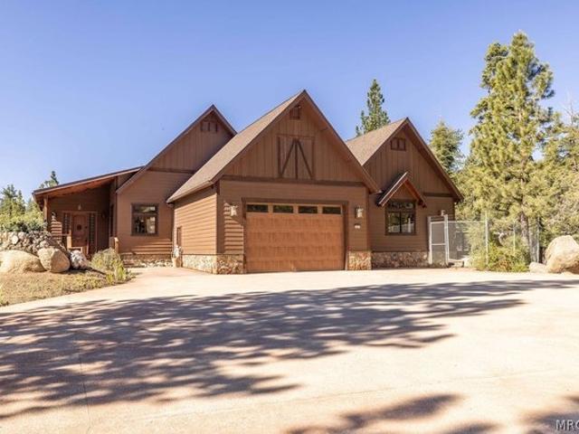 House for sale in Fawnskin, California