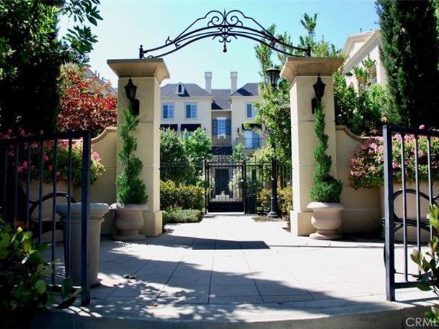 Condo for sale in Irvine Business Complex, Irvine