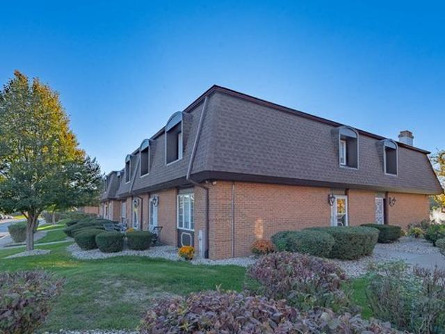 Townhouse for sale in Sunny Crest, Flossmoor