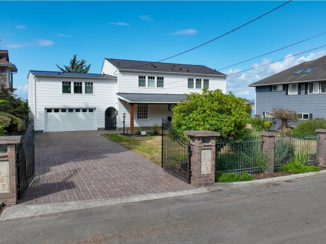 House for sale in Seaside, Clatsop County