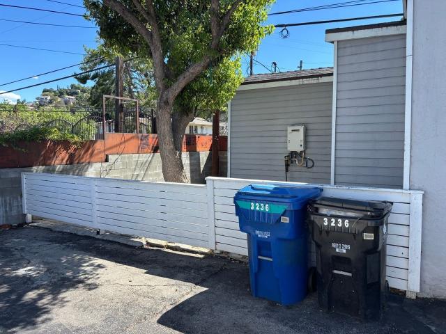 Apartment for rent in Canoga Park, California