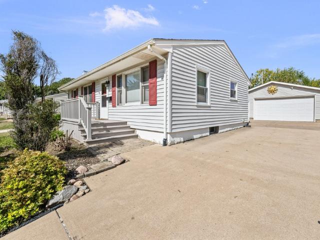 House for sale in Indian Hills, Davenport