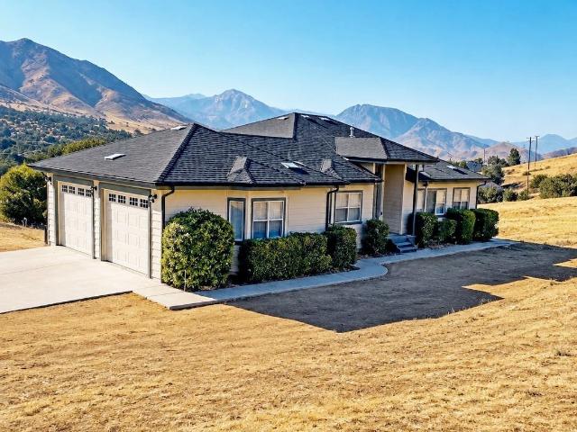 House for sale in Squirrel Mountain Valley, Lake Isabella