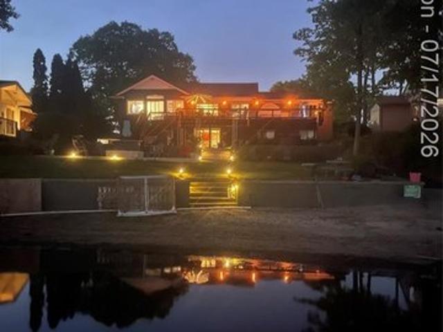 House for sale in Waterford, Michigan