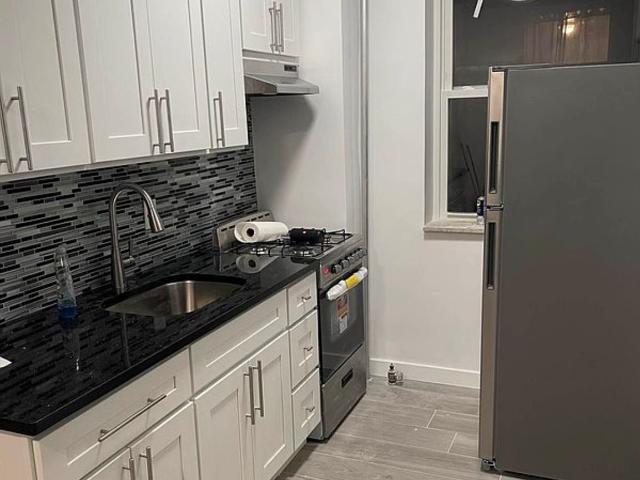 Commercial for sale in Astoria Commercial for sale in Astoria