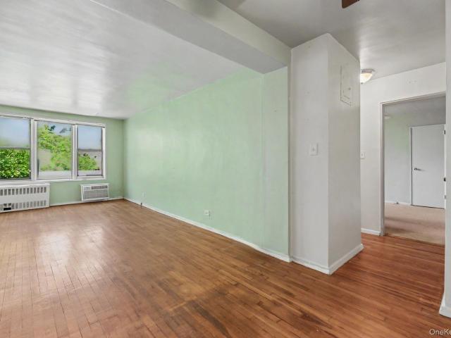 Property for sale in The Bronx, Arverne