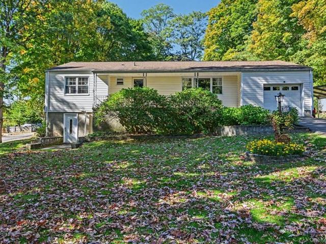 House for sale in Lake Mohegan, Town of Yorktown