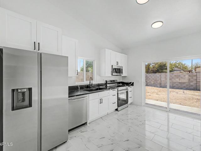 House for sale in Eloy, Pinal County