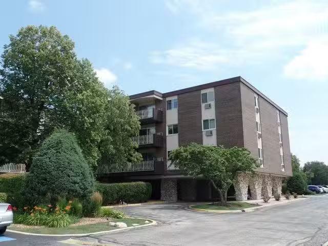 Condo for rent in Lombard