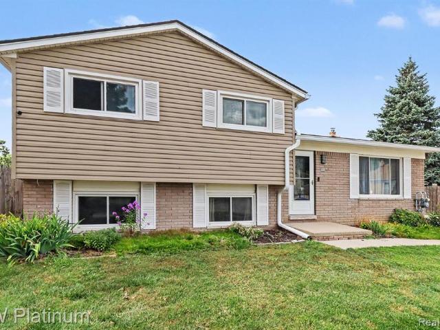 House for sale in Fraser, Michigan