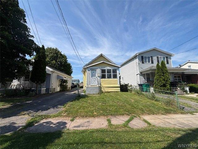 House for sale in Niagara, New York