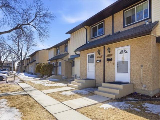 Townhouse for sale in Wedgewood, Alberta
