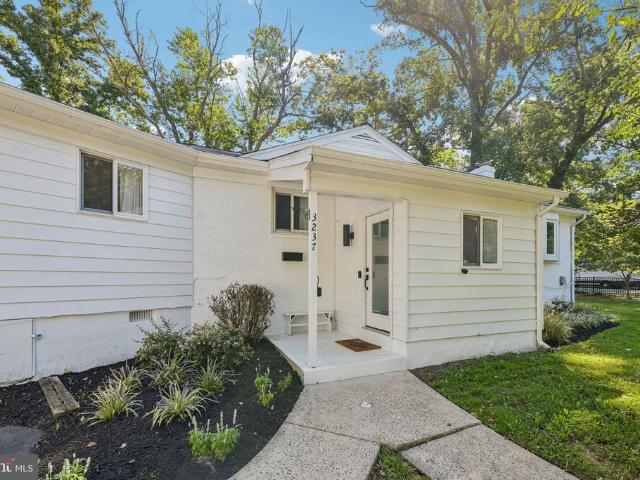 House for sale in Broyhill Park, West Falls Church