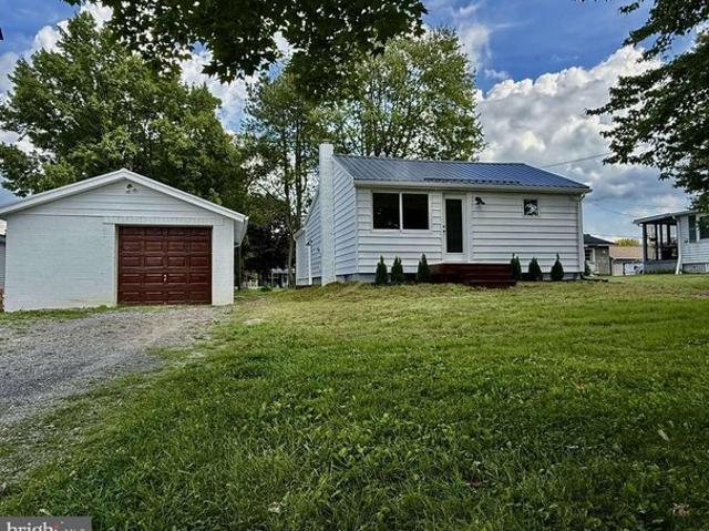 House for sale in Ellwood City, Pennsylvania