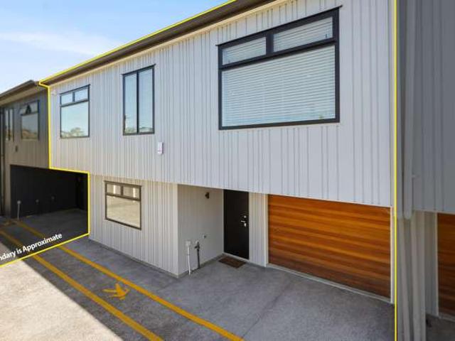 Townhouse for sale in New Lynn