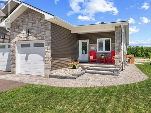 House for sale in Renfrew, Ontario