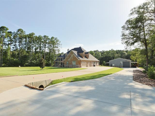 House for sale in Magnolia, Texas