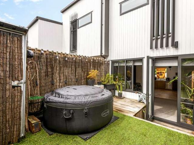 Townhouse for sale in Matata, Wellington