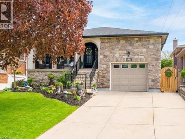 House for sale in Ancaster, Ontario