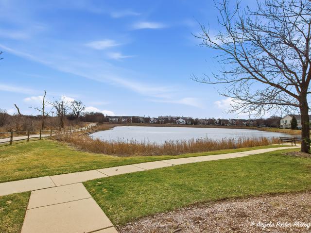 Townhouse for sale in Round Lake, Illinois