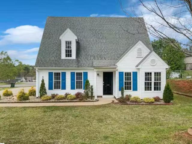 House for sale in Easley House for sale in Easley