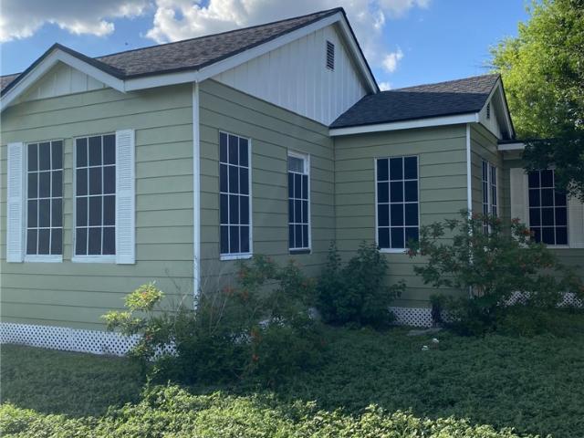 House for sale in Alice, Texas